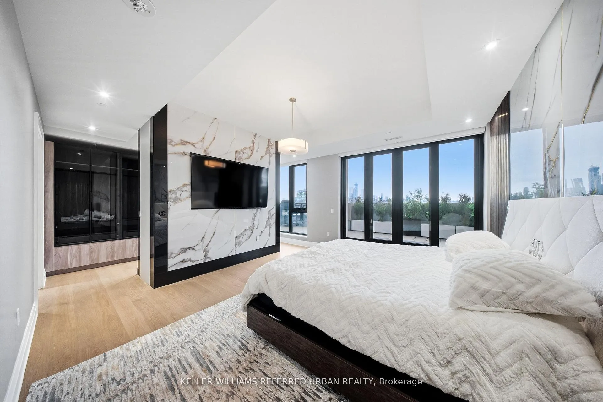 Photo 32 of Unit 607, 2 Forest Hill Road, Toronto, Casa Loma — HOMEH