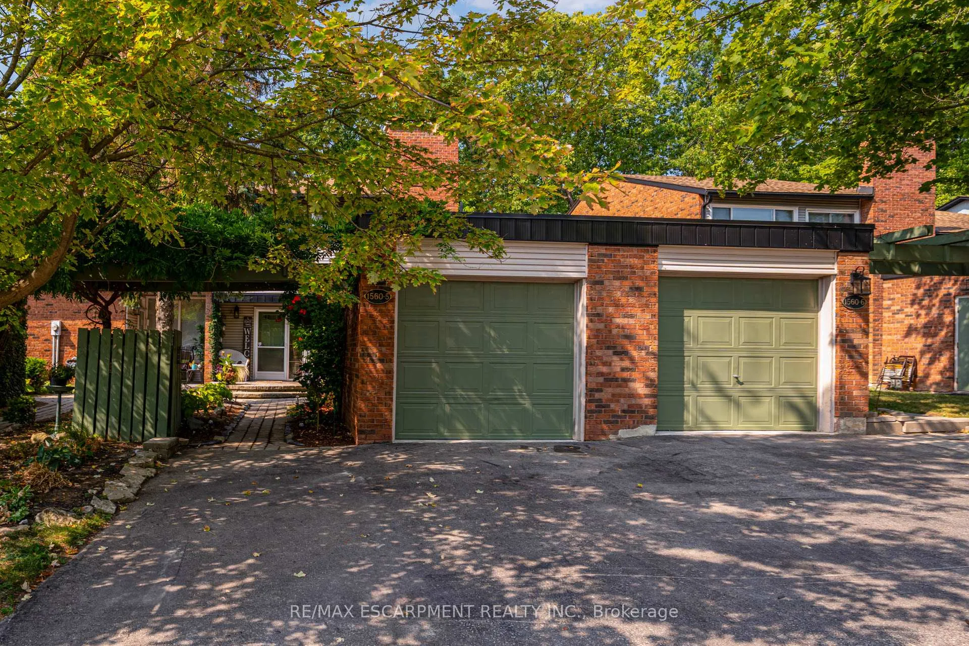 Photo 1 of Unit 5, 1560 Kerns Road, Burlington, Tyandaga — HOMEH
