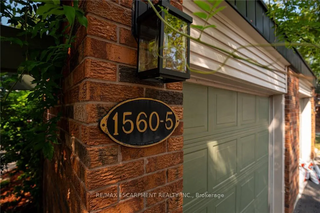 Photo 3 of Unit 5, 1560 Kerns Road, Burlington, Tyandaga — HOMEH