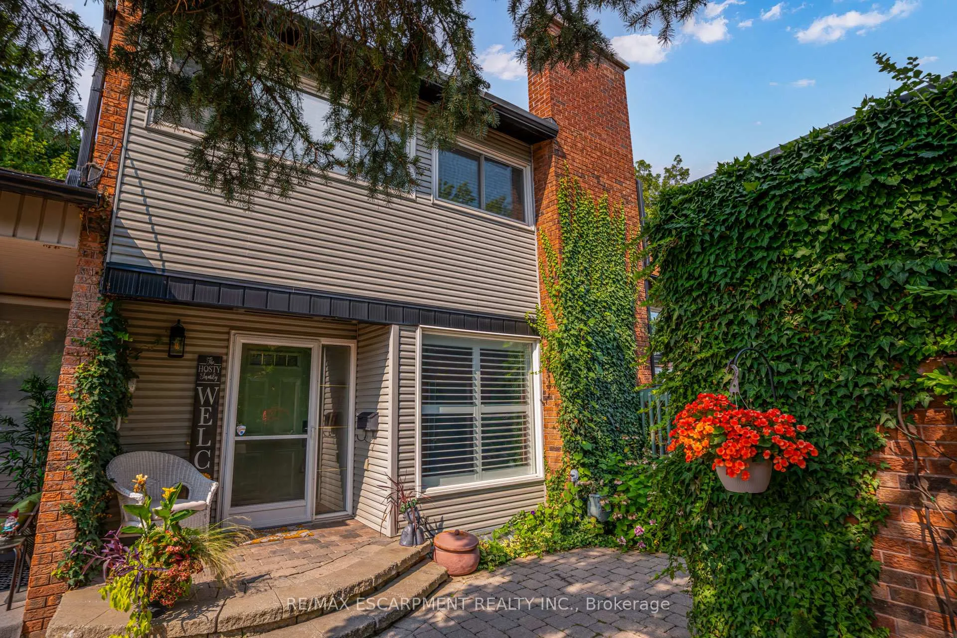 Photo 5 of Unit 5, 1560 Kerns Road, Burlington, Tyandaga — HOMEH
