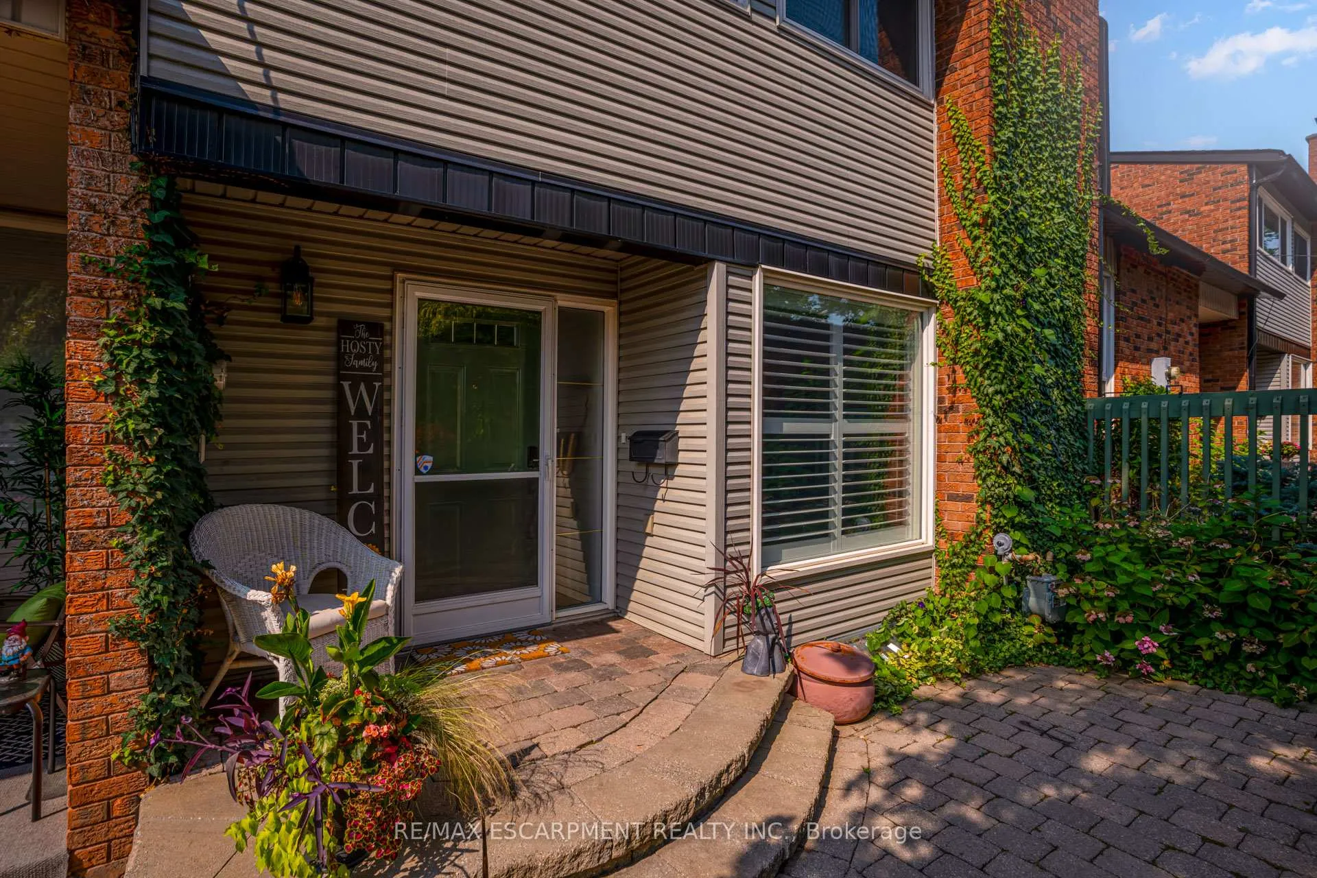 Photo 6 of Unit 5, 1560 Kerns Road, Burlington, Tyandaga — HOMEH