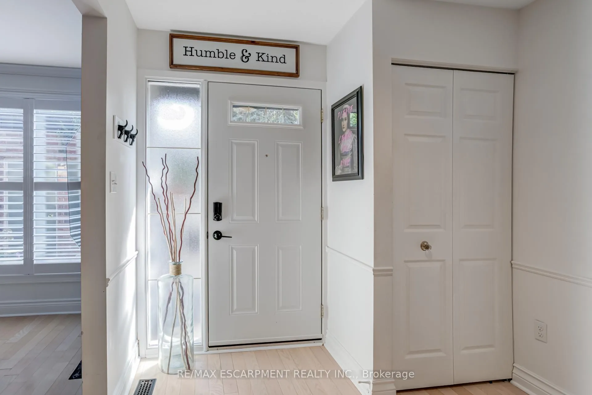 Photo 7 of Unit 5, 1560 Kerns Road, Burlington, Tyandaga — HOMEH