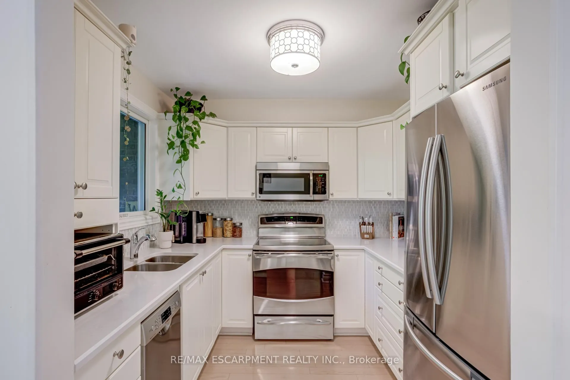 Photo 14 of Unit 5, 1560 Kerns Road, Burlington, Tyandaga — HOMEH