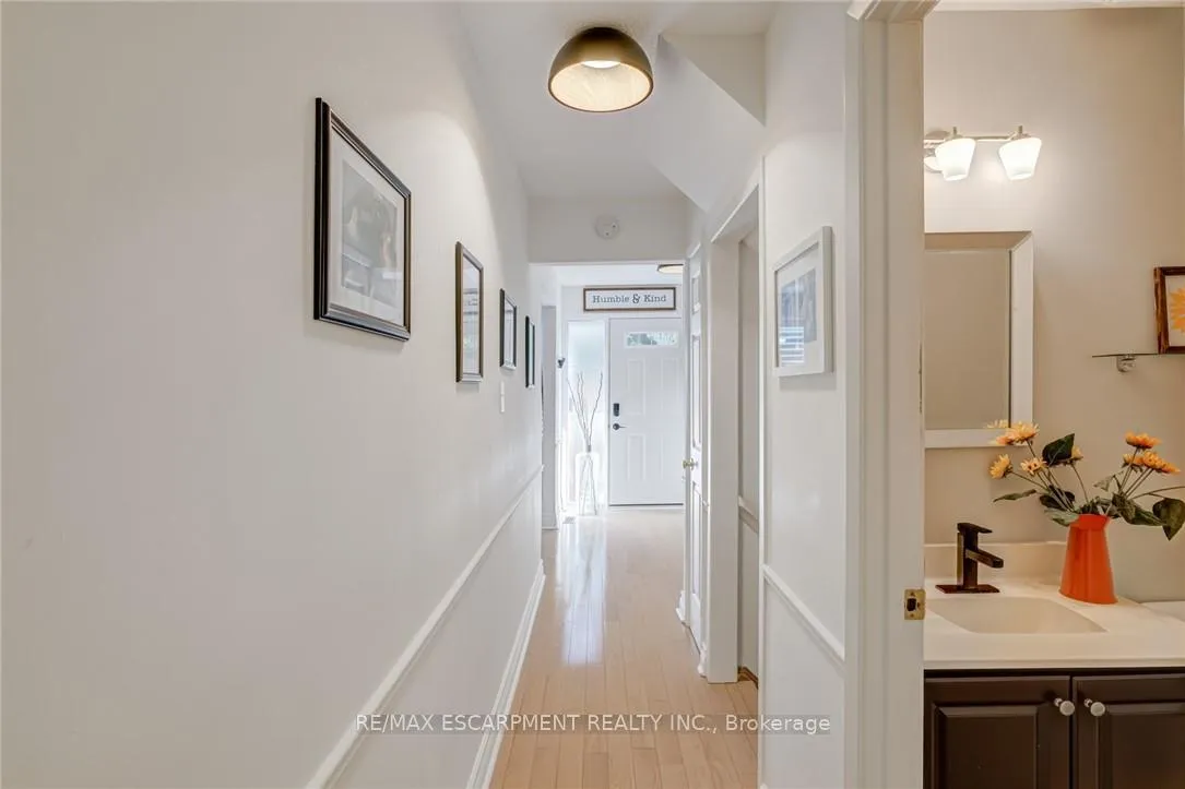 Photo 16 of Unit 5, 1560 Kerns Road, Burlington, Tyandaga — HOMEH