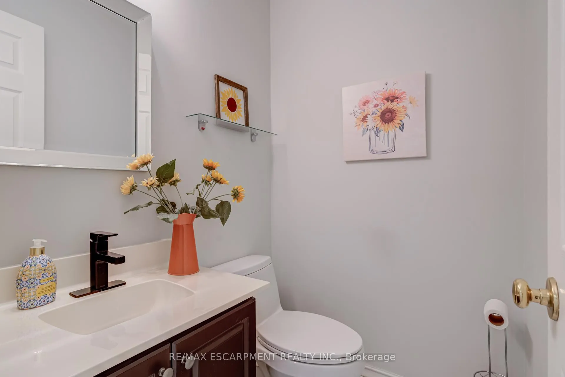 Photo 17 of Unit 5, 1560 Kerns Road, Burlington, Tyandaga — HOMEH