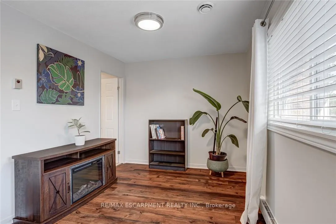 Photo 27 of Unit 5, 1560 Kerns Road, Burlington, Tyandaga — HOMEH