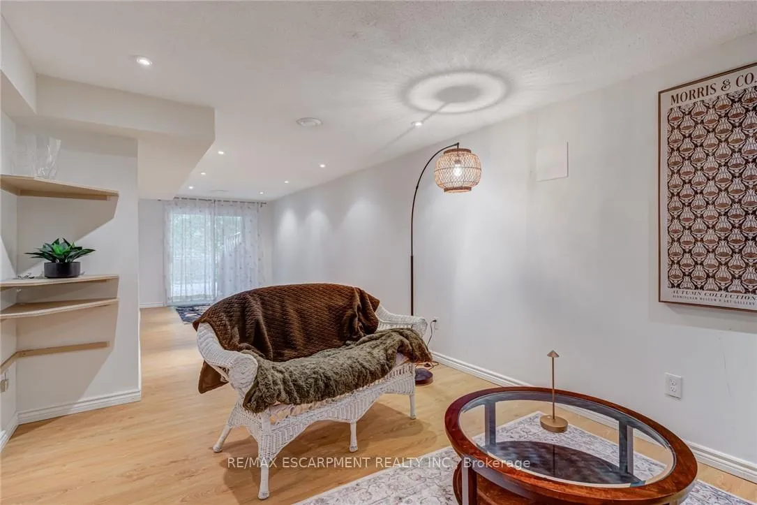 Photo 33 of Unit 5, 1560 Kerns Road, Burlington, Tyandaga — HOMEH