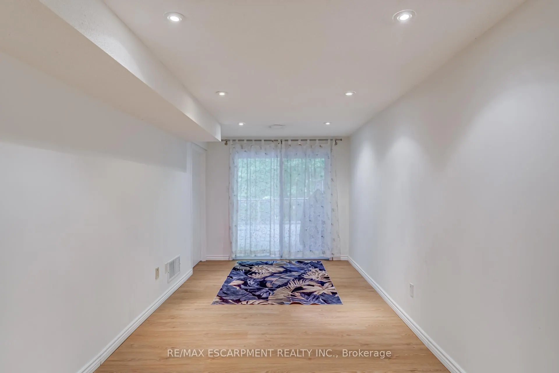Photo 35 of Unit 5, 1560 Kerns Road, Burlington, Tyandaga — HOMEH