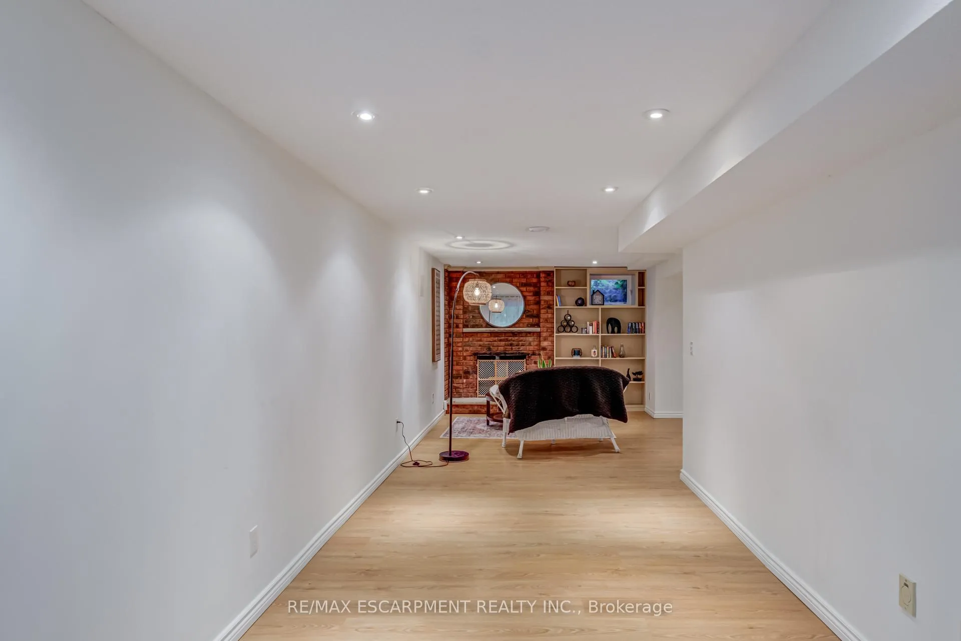 Photo 36 of Unit 5, 1560 Kerns Road, Burlington, Tyandaga — HOMEH