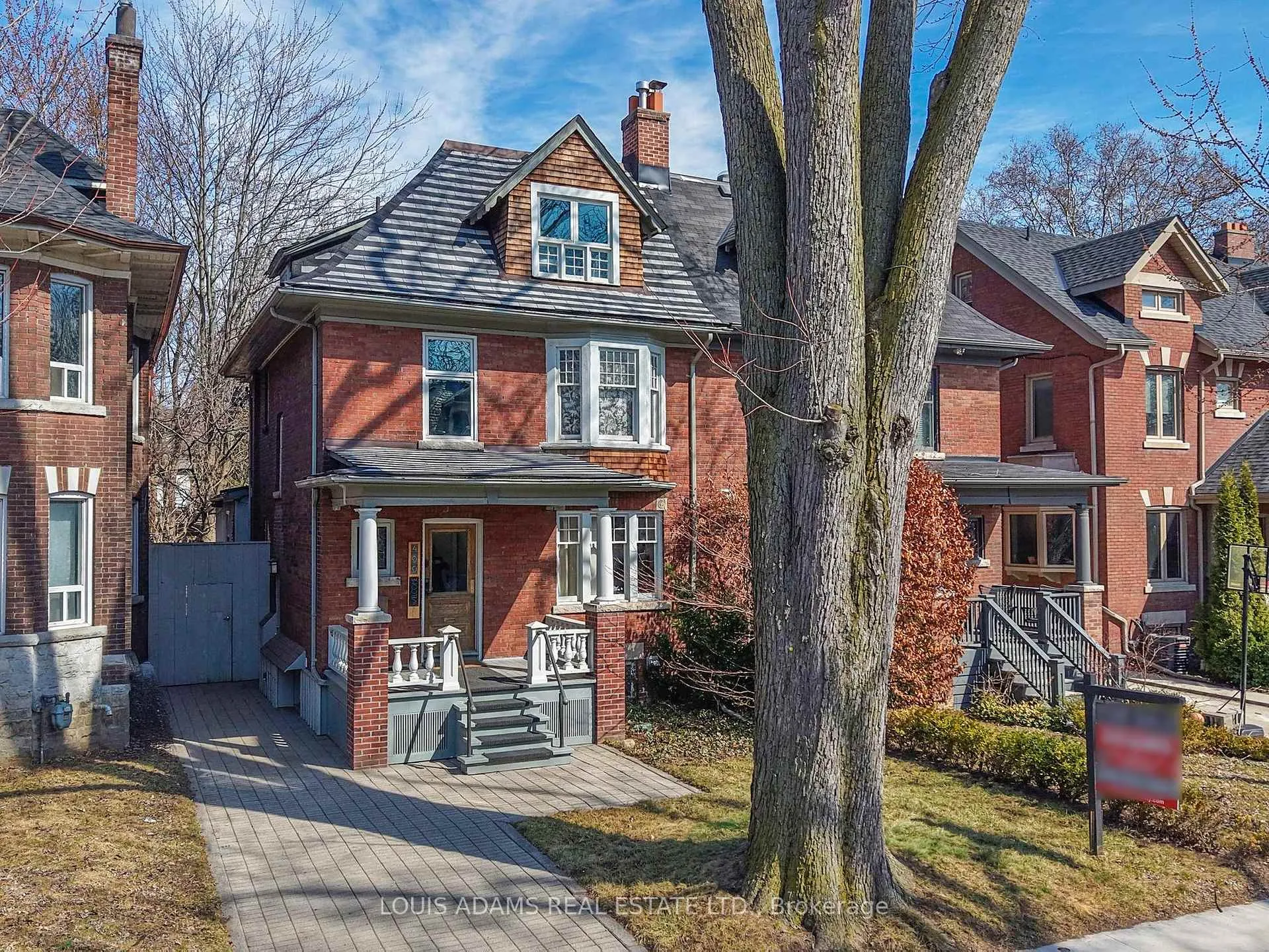 Front of 499 Palmerston Boulevard