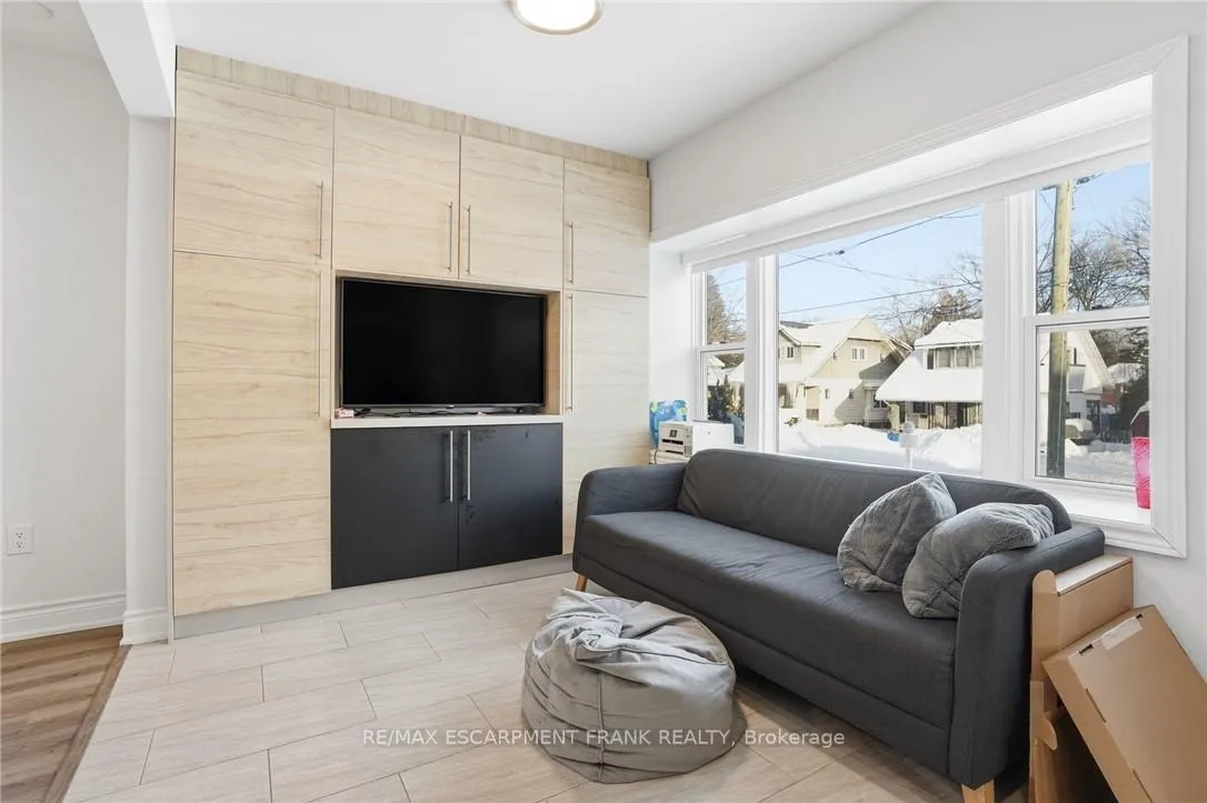 Photo 9 of 50 Broadway Avenue, Hamilton, Ainslie Wood — HOMEH