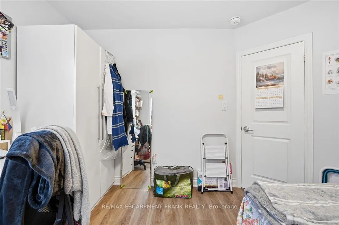 Photo 13 of 50 Broadway Avenue, Hamilton, Ainslie Wood — HOMEH