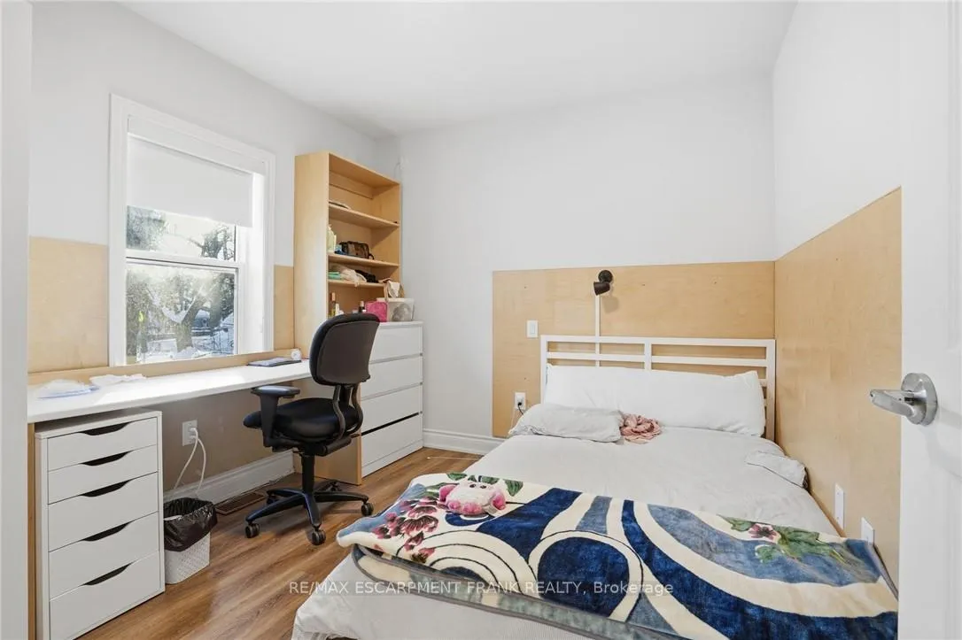 Photo 15 of 50 Broadway Avenue, Hamilton, Ainslie Wood — HOMEH