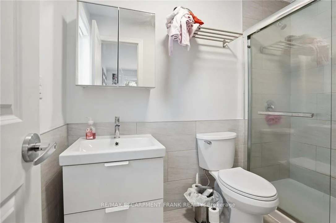 Photo 31 of 50 Broadway Avenue, Hamilton, Ainslie Wood — HOMEH