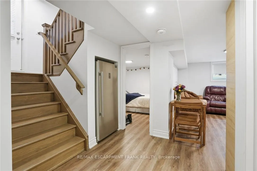 Photo 32 of 50 Broadway Avenue, Hamilton, Ainslie Wood — HOMEH