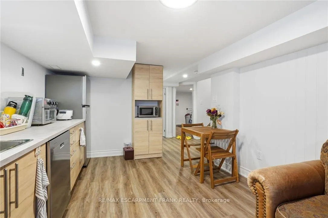 Photo 34 of 50 Broadway Avenue, Hamilton, Ainslie Wood — HOMEH