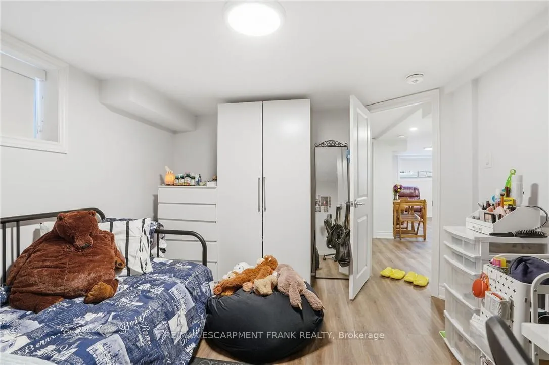 Photo 38 of 50 Broadway Avenue, Hamilton, Ainslie Wood — HOMEH