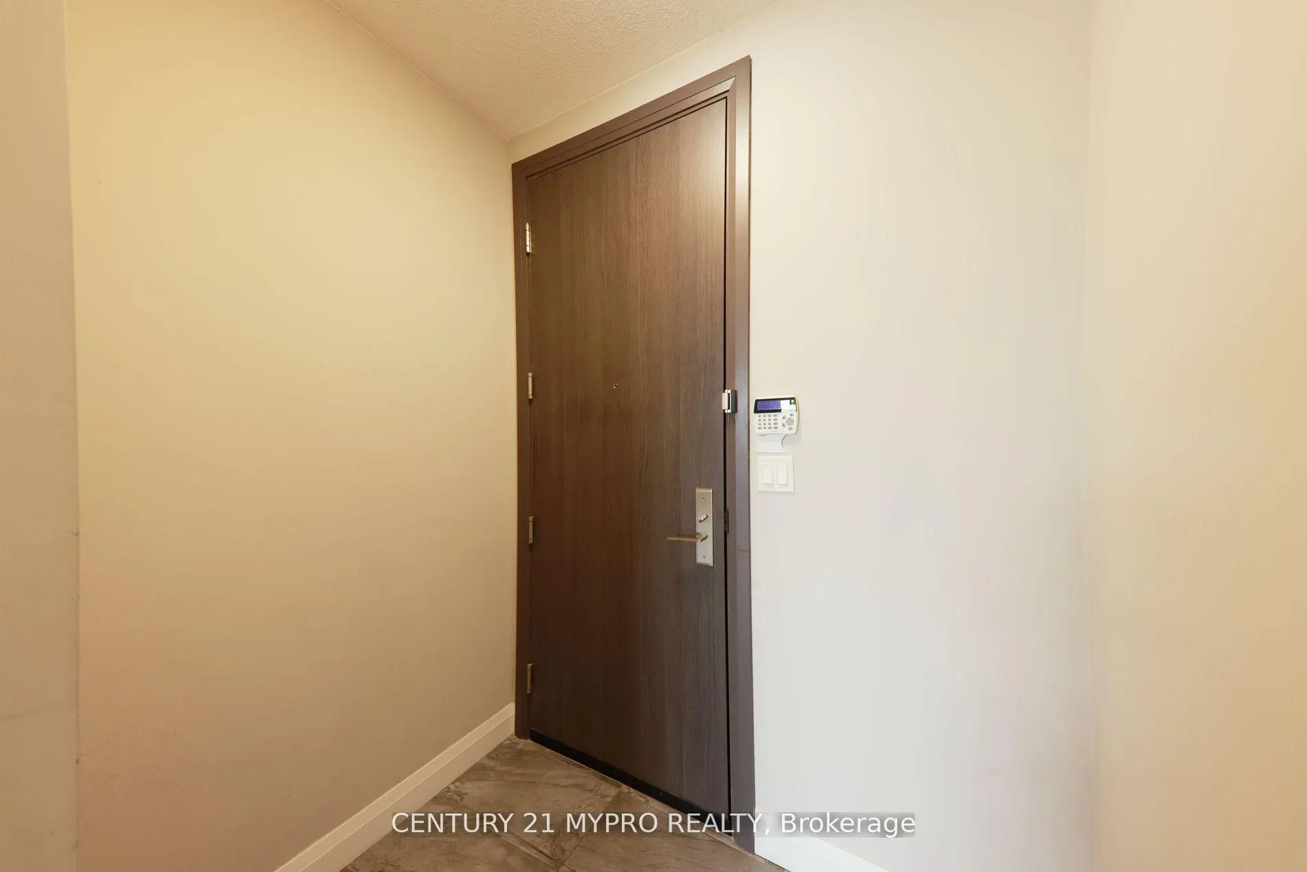 Photo 2 of Unit 917, 15 Water Walk Drive, Markham, Unionville — HOMEH