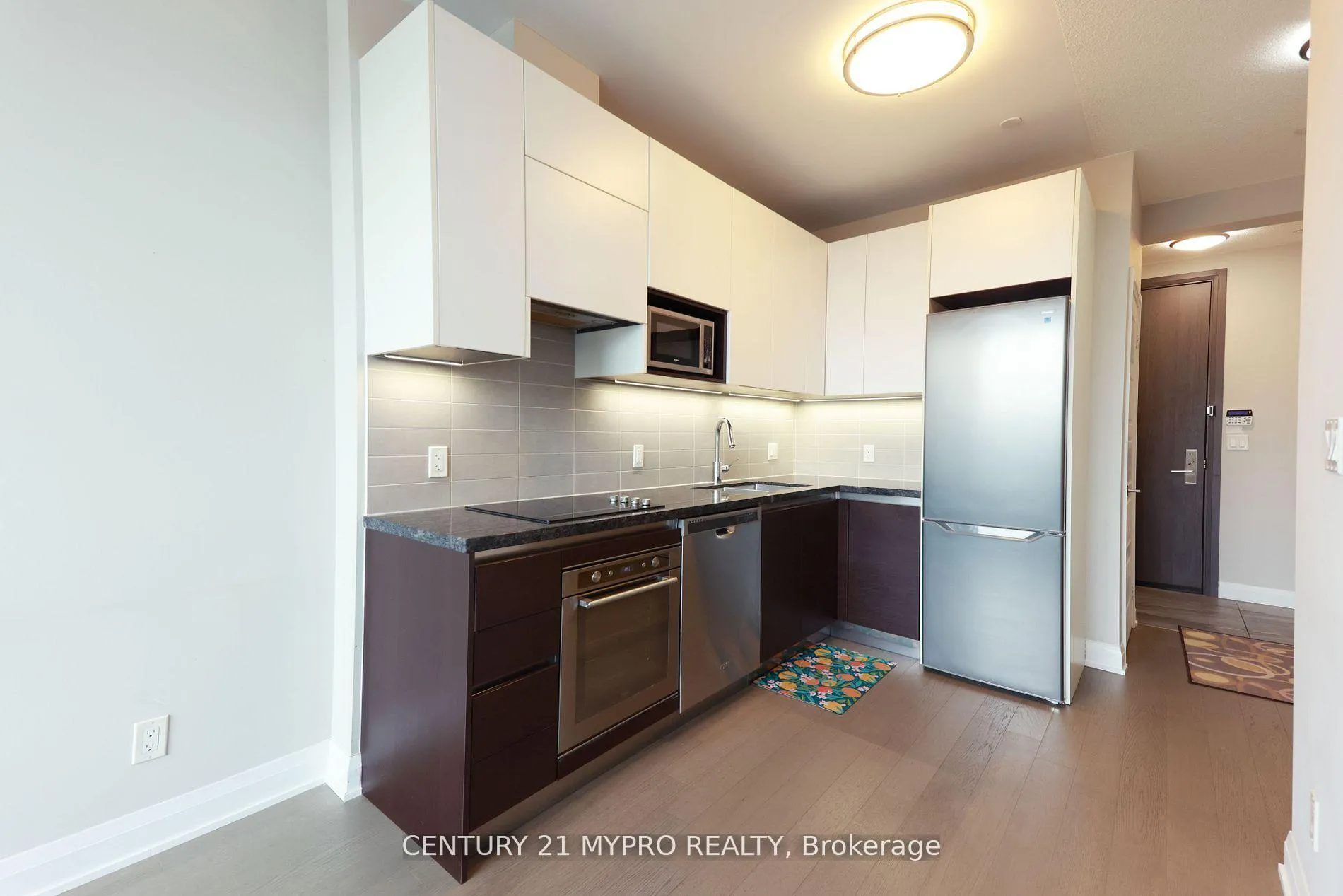 Photo 4 of Unit 917, 15 Water Walk Drive, Markham, Unionville — HOMEH