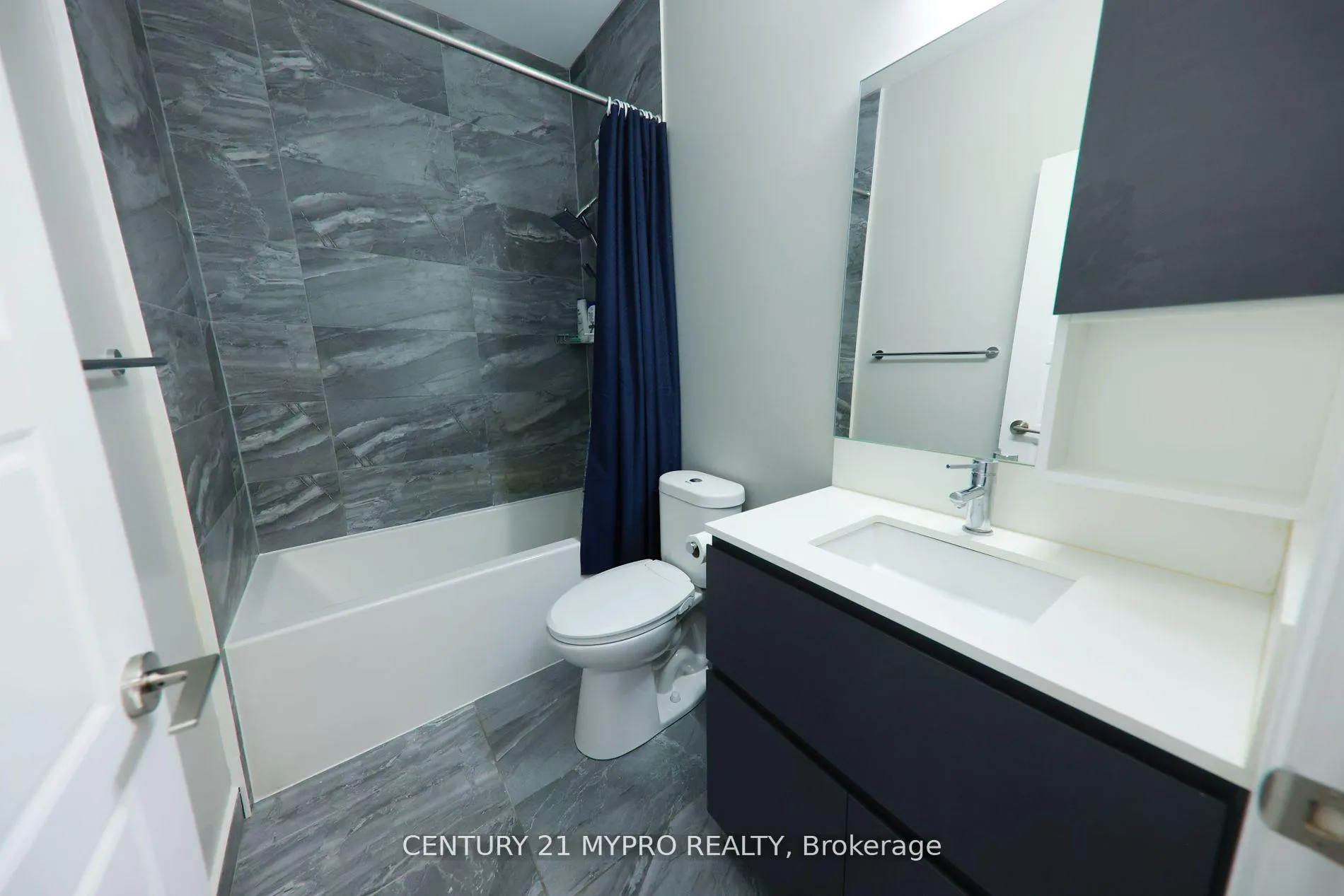 Photo 8 of Unit 917, 15 Water Walk Drive, Markham, Unionville — HOMEH