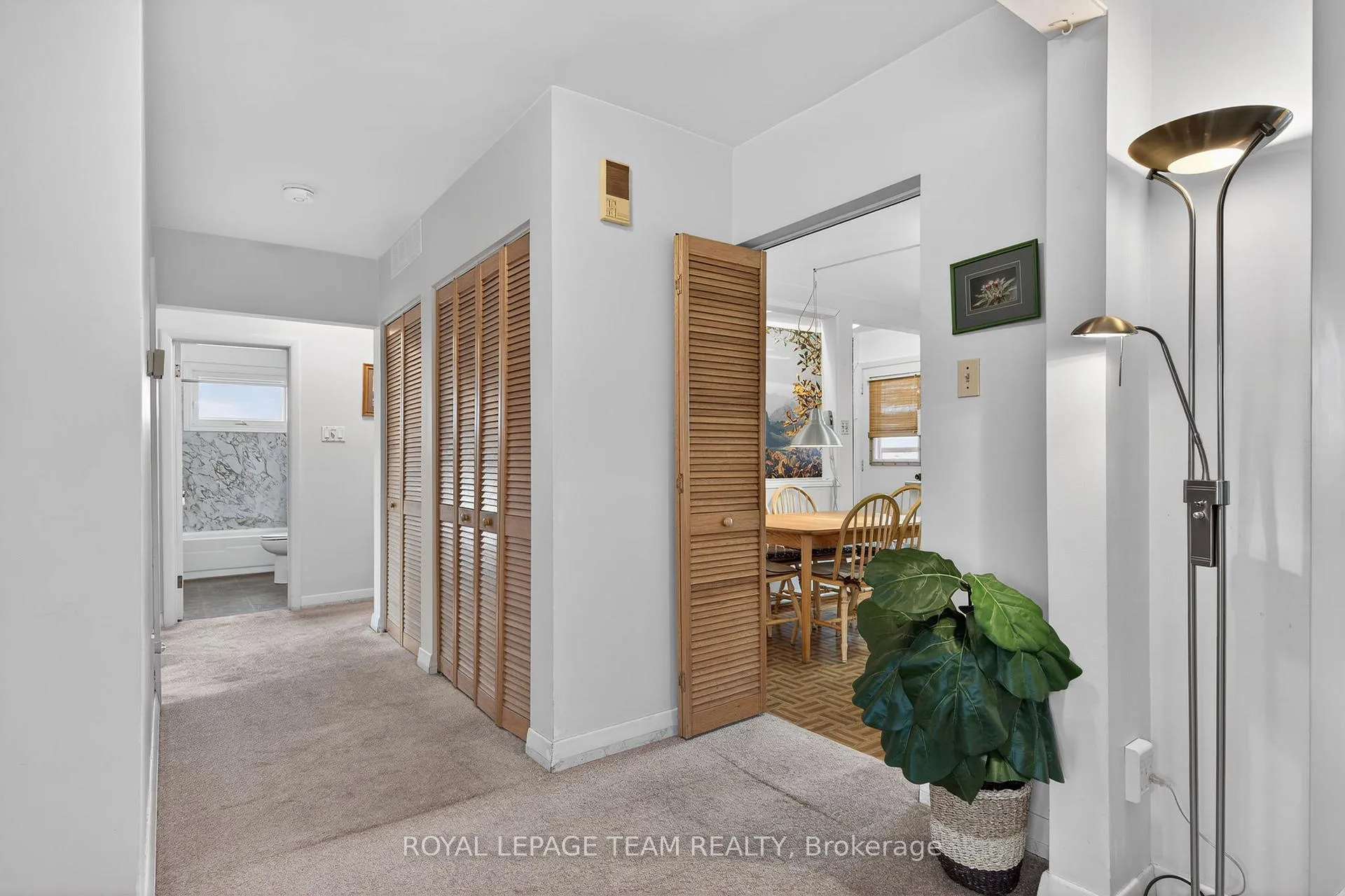 Photo 6 of 15 Donna Street, Ottawa, Meadowlands/Crestview — HOMEH