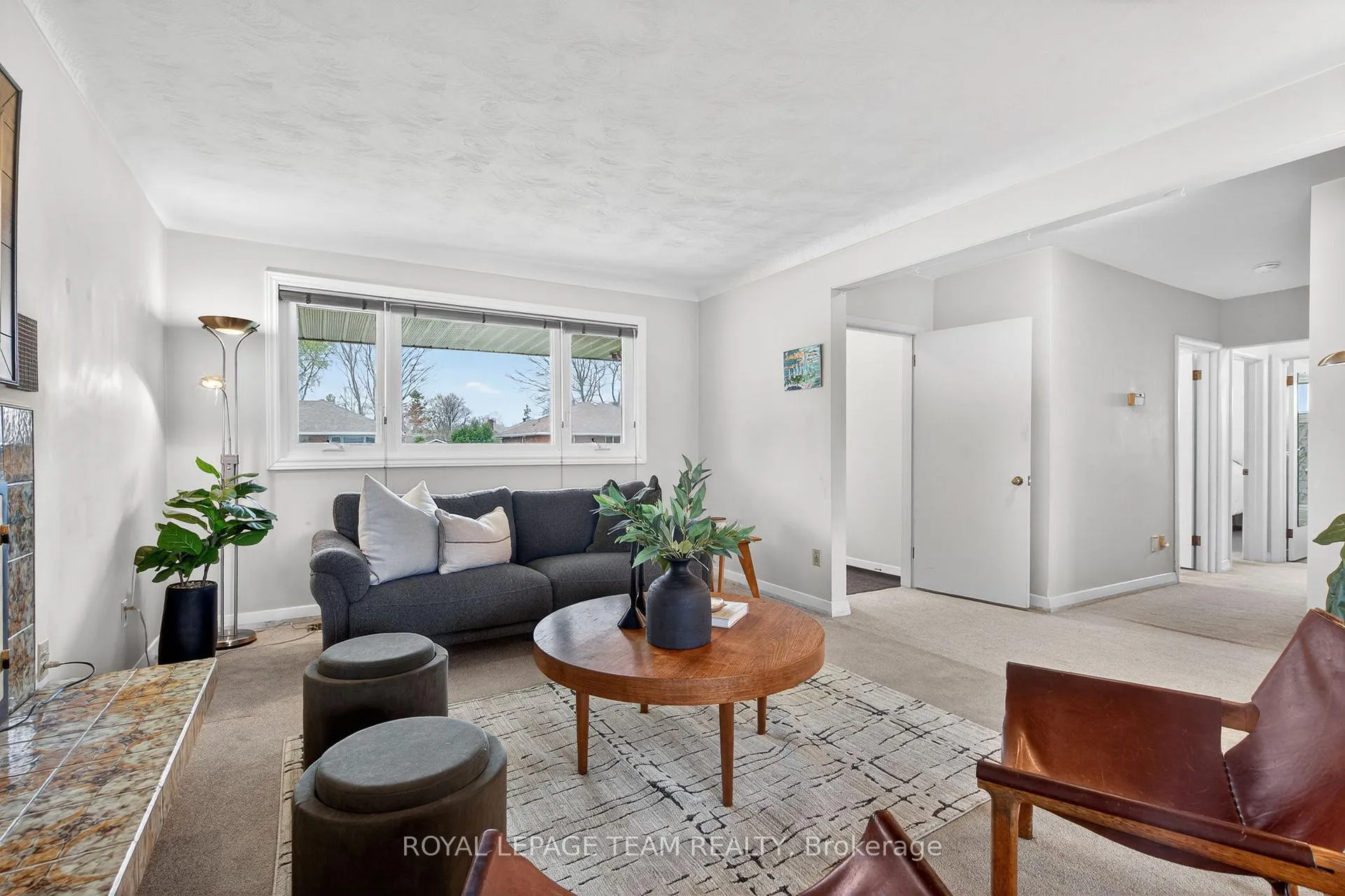 Photo 10 of 15 Donna Street, Ottawa, Meadowlands/Crestview — HOMEH