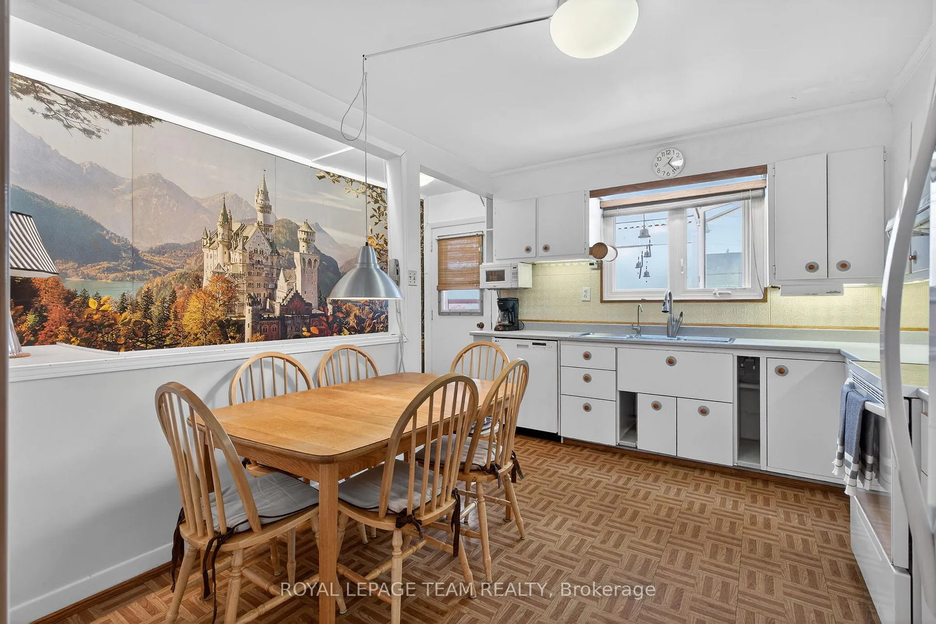 Photo 14 of 15 Donna Street, Ottawa, Meadowlands/Crestview — HOMEH