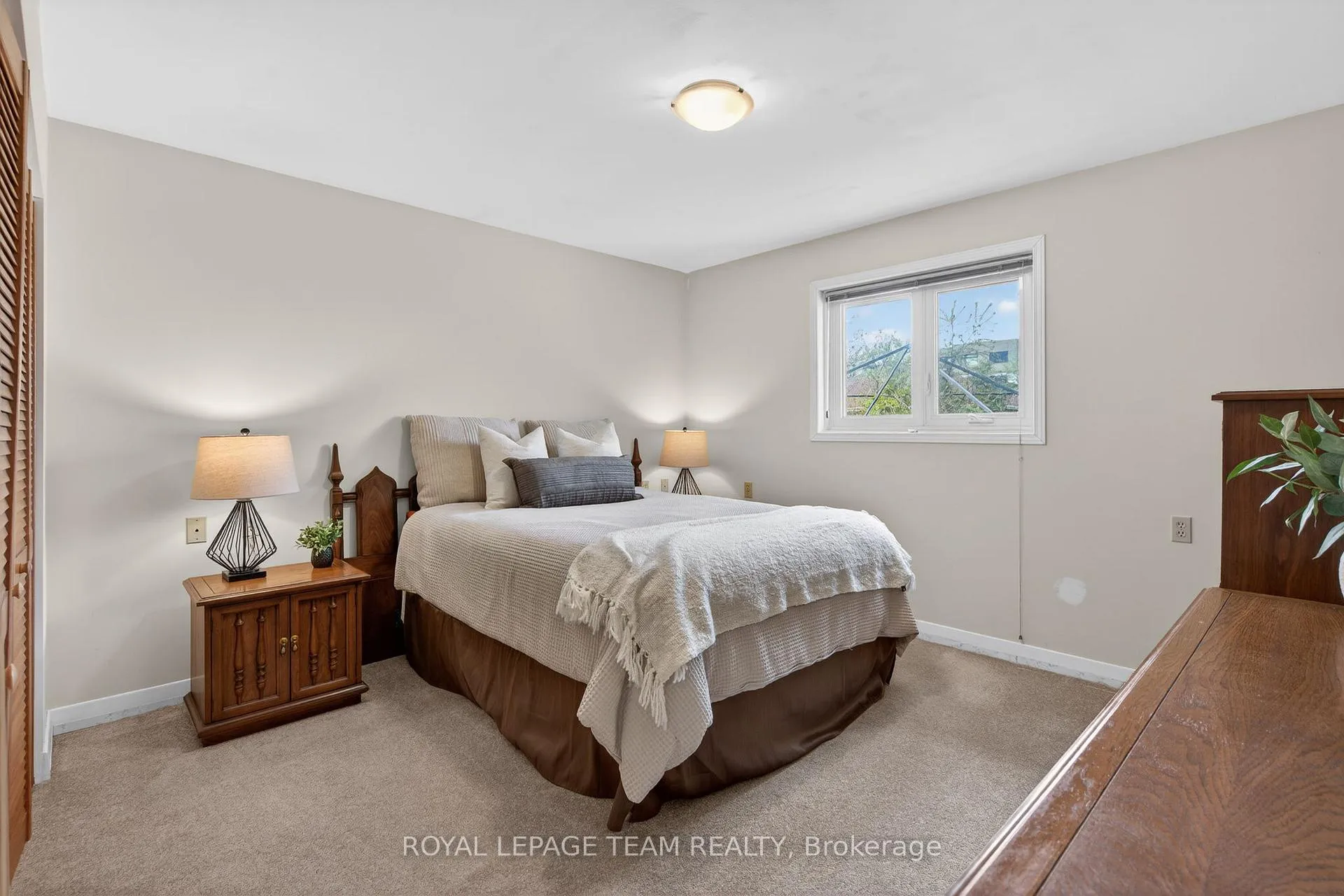 Photo 19 of 15 Donna Street, Ottawa, Meadowlands/Crestview — HOMEH