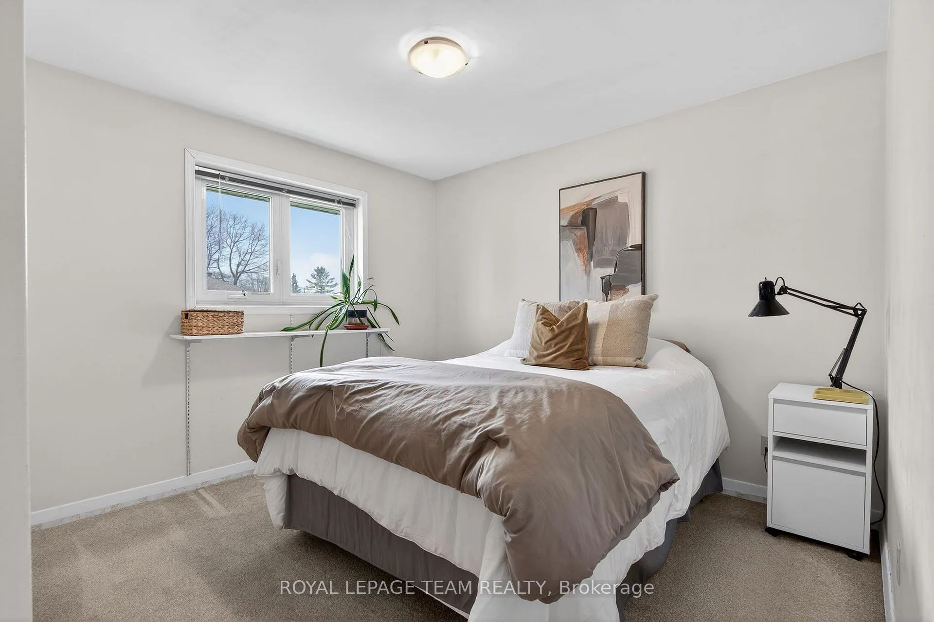 Photo 22 of 15 Donna Street, Ottawa, Meadowlands/Crestview — HOMEH