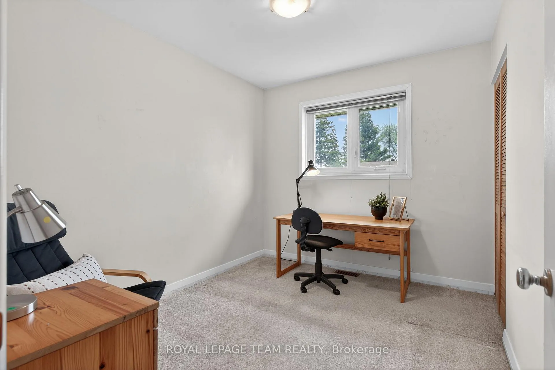 Photo 24 of 15 Donna Street, Ottawa, Meadowlands/Crestview — HOMEH