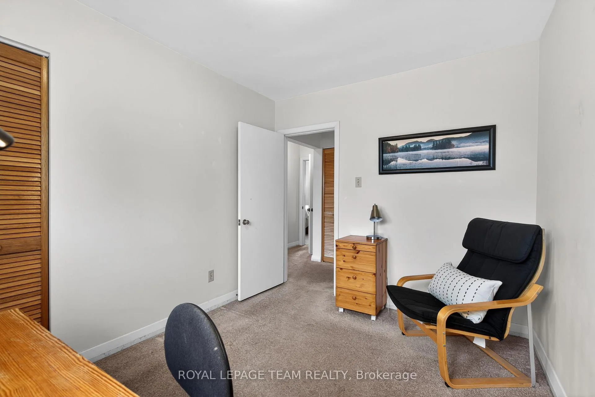 Photo 25 of 15 Donna Street, Ottawa, Meadowlands/Crestview — HOMEH
