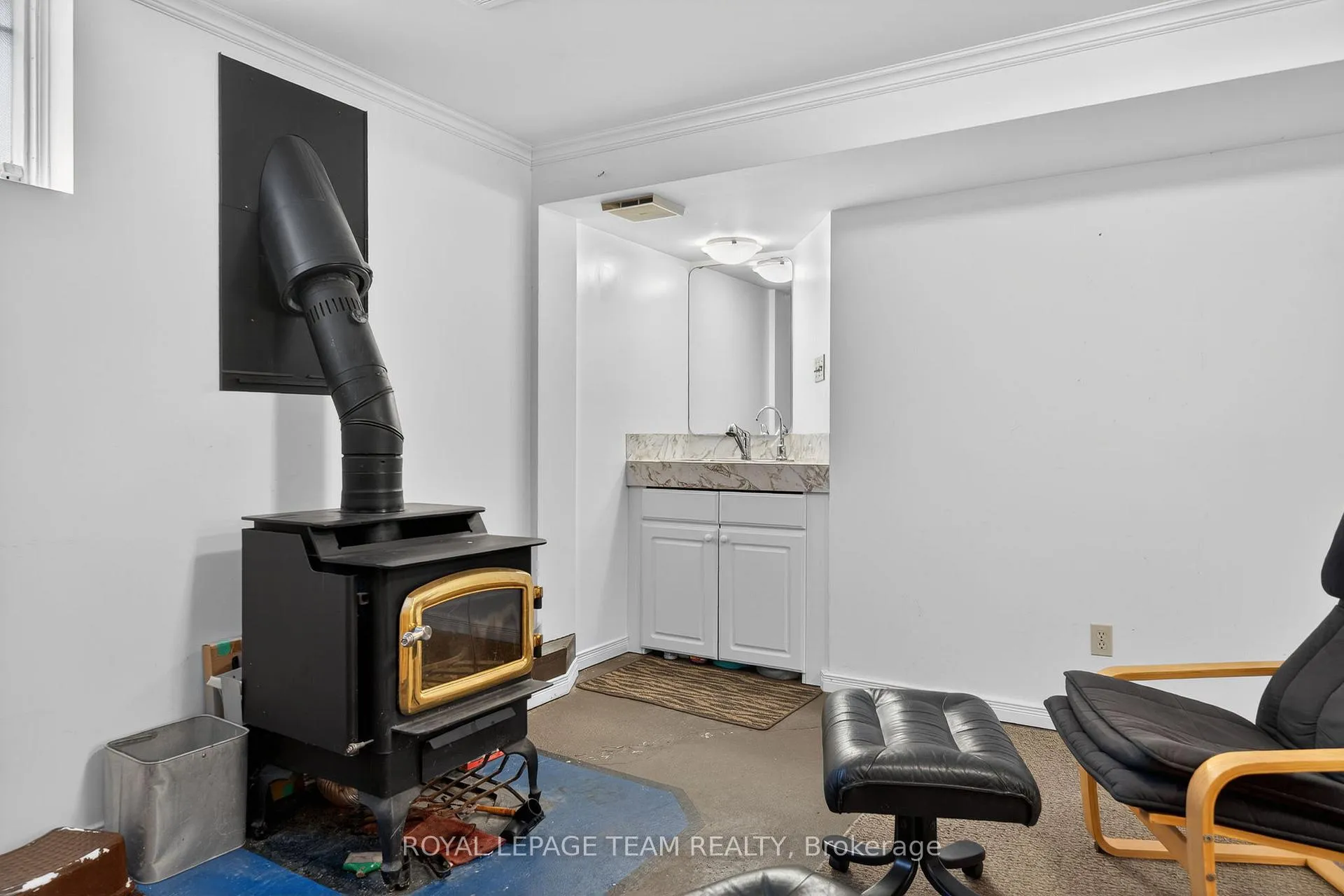 Photo 31 of 15 Donna Street, Ottawa, Meadowlands/Crestview — HOMEH