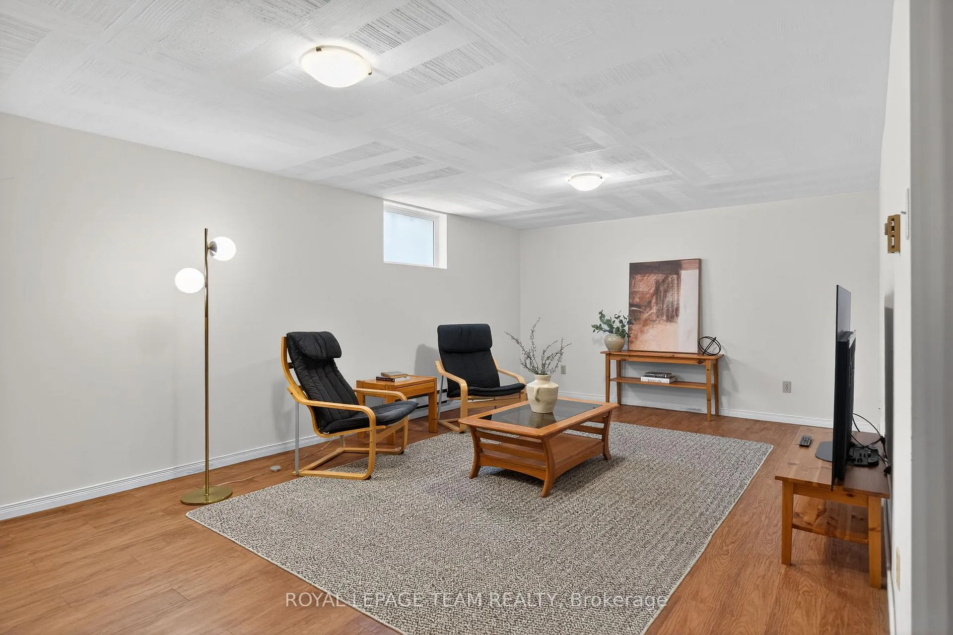 Photo 35 of 15 Donna Street, Ottawa, Meadowlands/Crestview — HOMEH