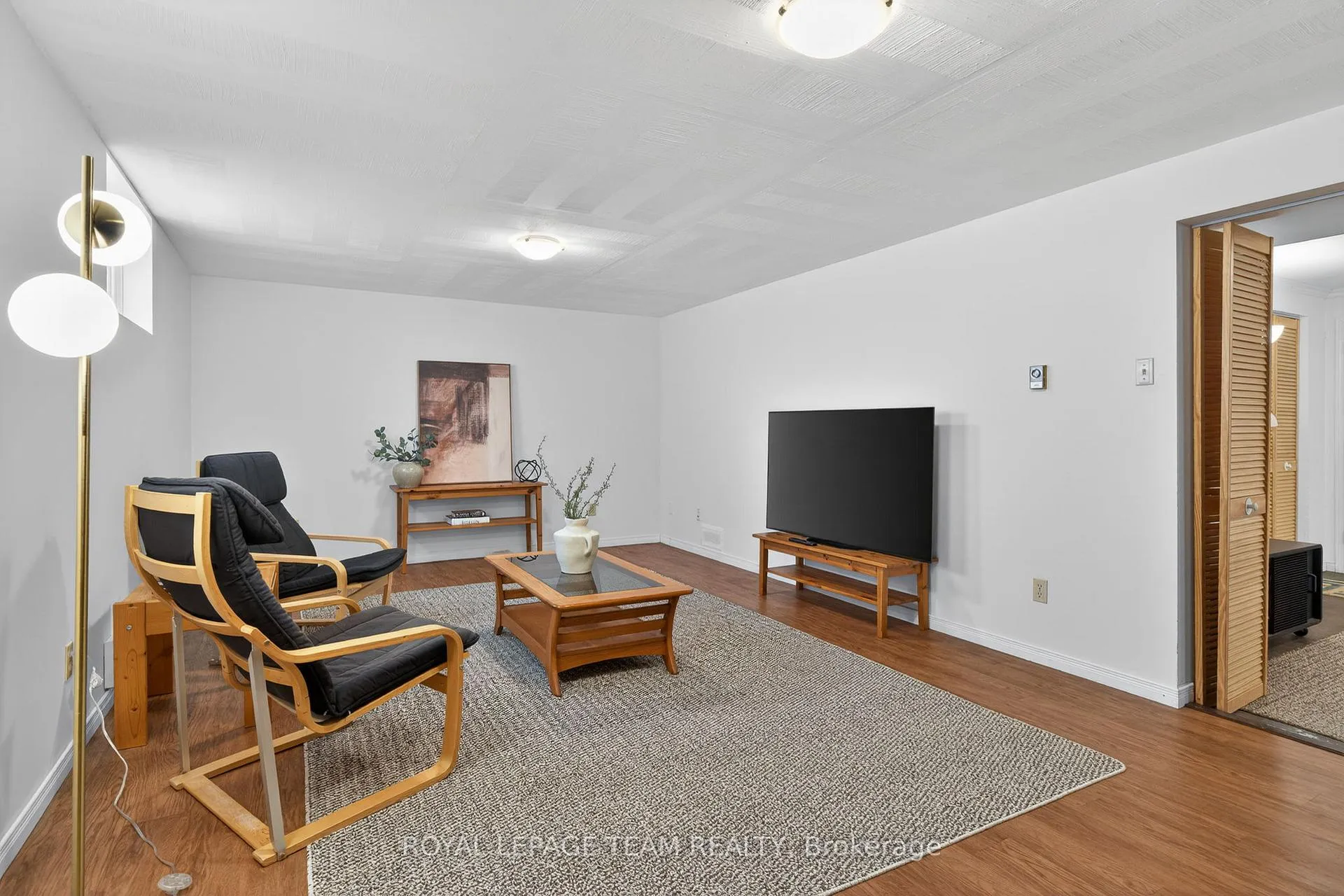 Photo 36 of 15 Donna Street, Ottawa, Meadowlands/Crestview — HOMEH