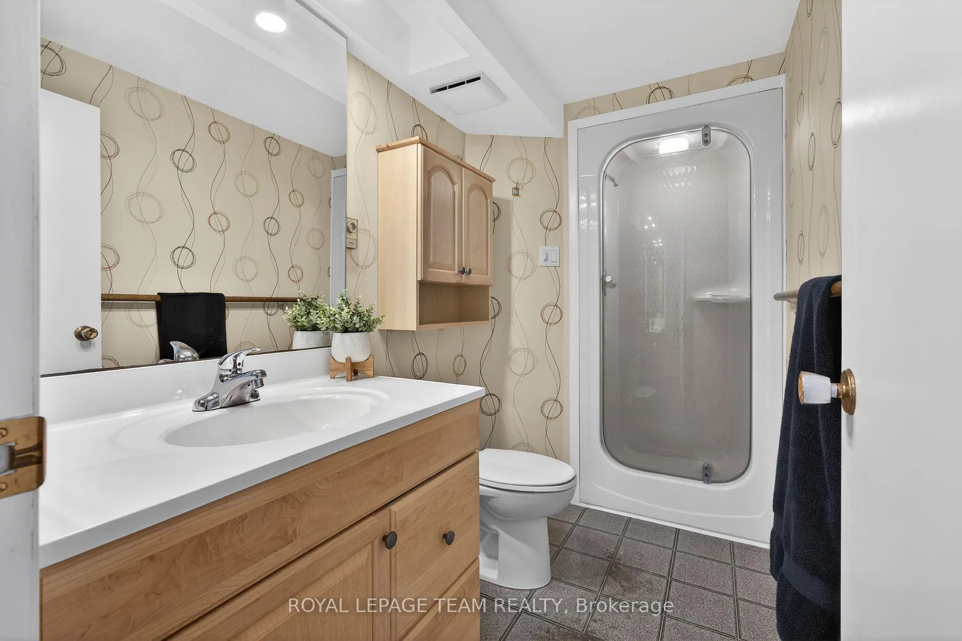 Photo 40 of 15 Donna Street, Ottawa, Meadowlands/Crestview — HOMEH