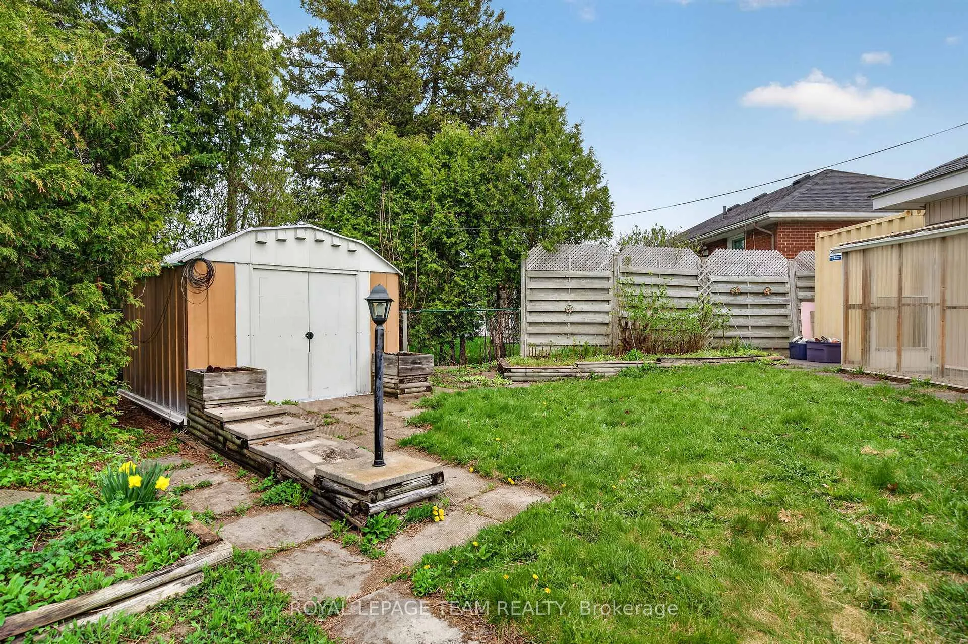 Photo 46 of 15 Donna Street, Ottawa, Meadowlands/Crestview — HOMEH
