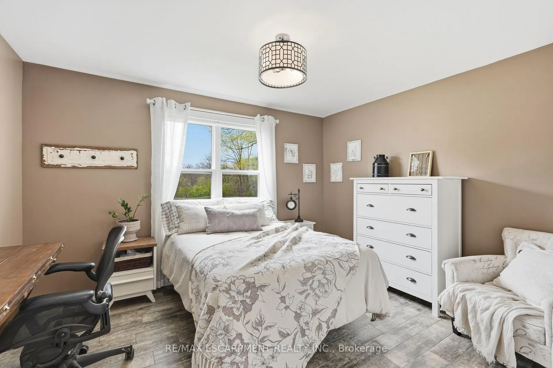 Photo 18 of 577 Harvest Road, Hamilton, Greensville — HOMEH