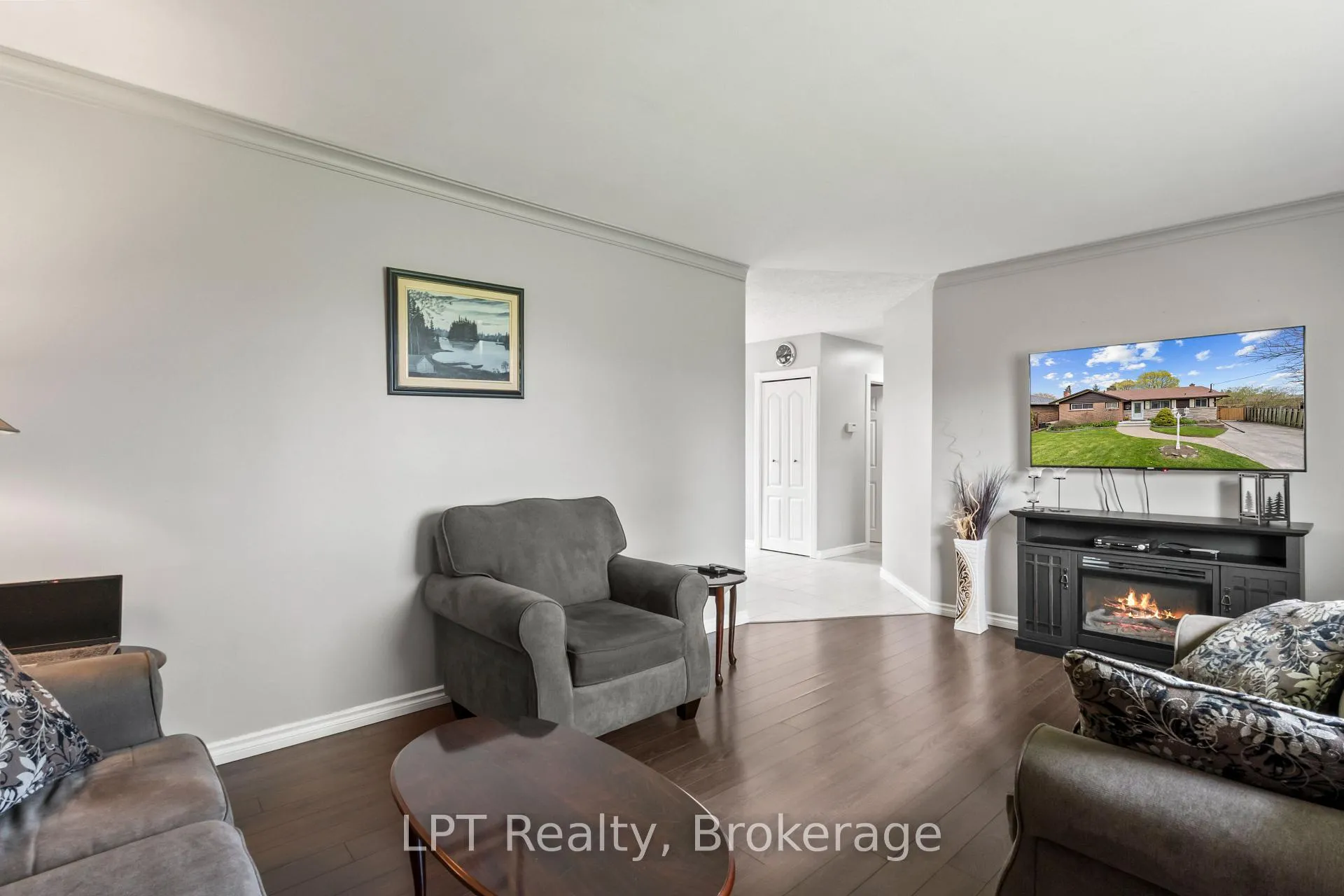 Photo 9 of 519 Rosmere Street, Oshawa, McLaughlin — HOMEH