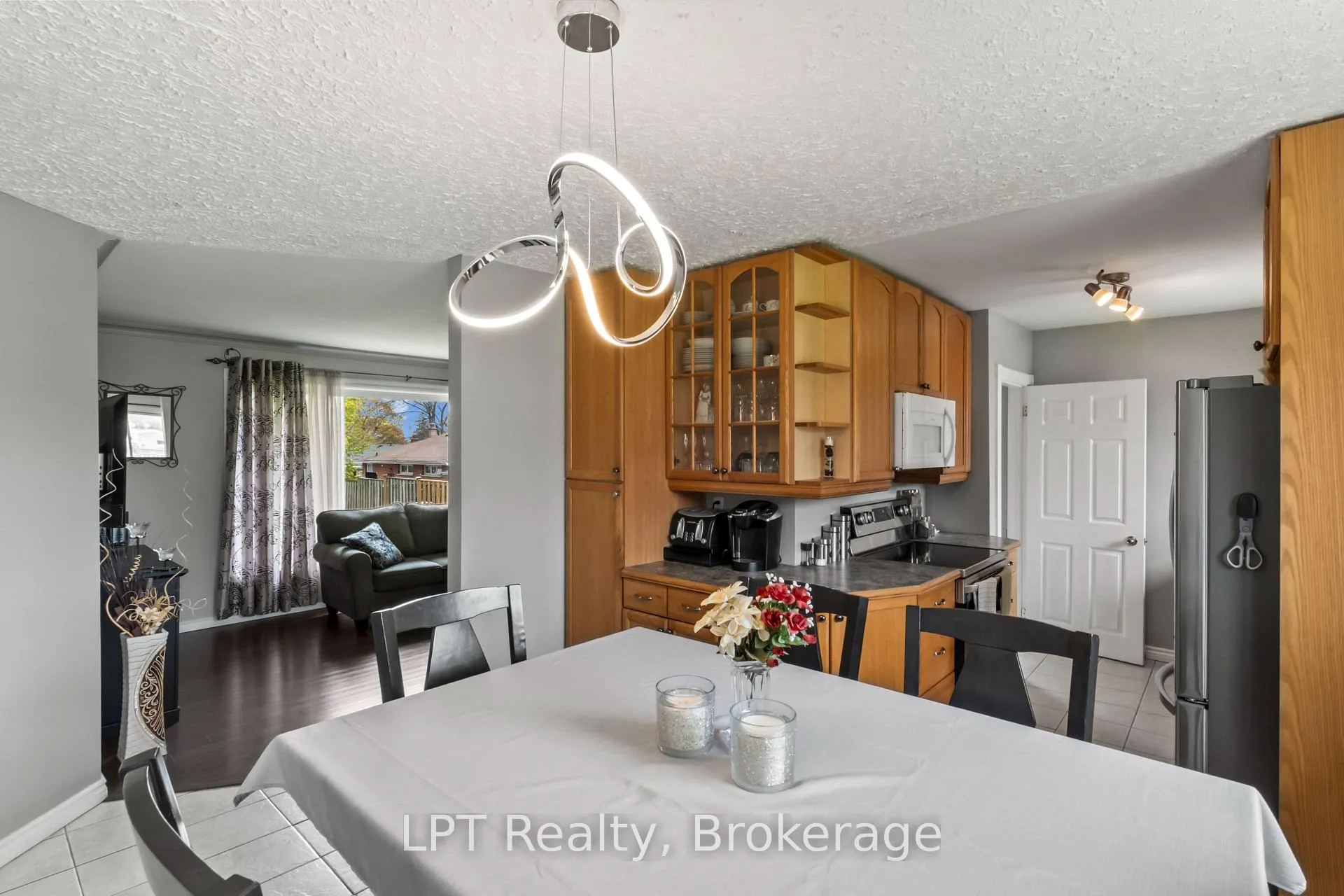 Photo 12 of 519 Rosmere Street, Oshawa, McLaughlin — HOMEH