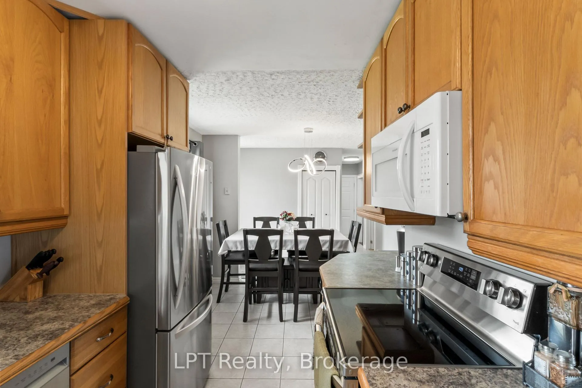 Photo 14 of 519 Rosmere Street, Oshawa, McLaughlin — HOMEH