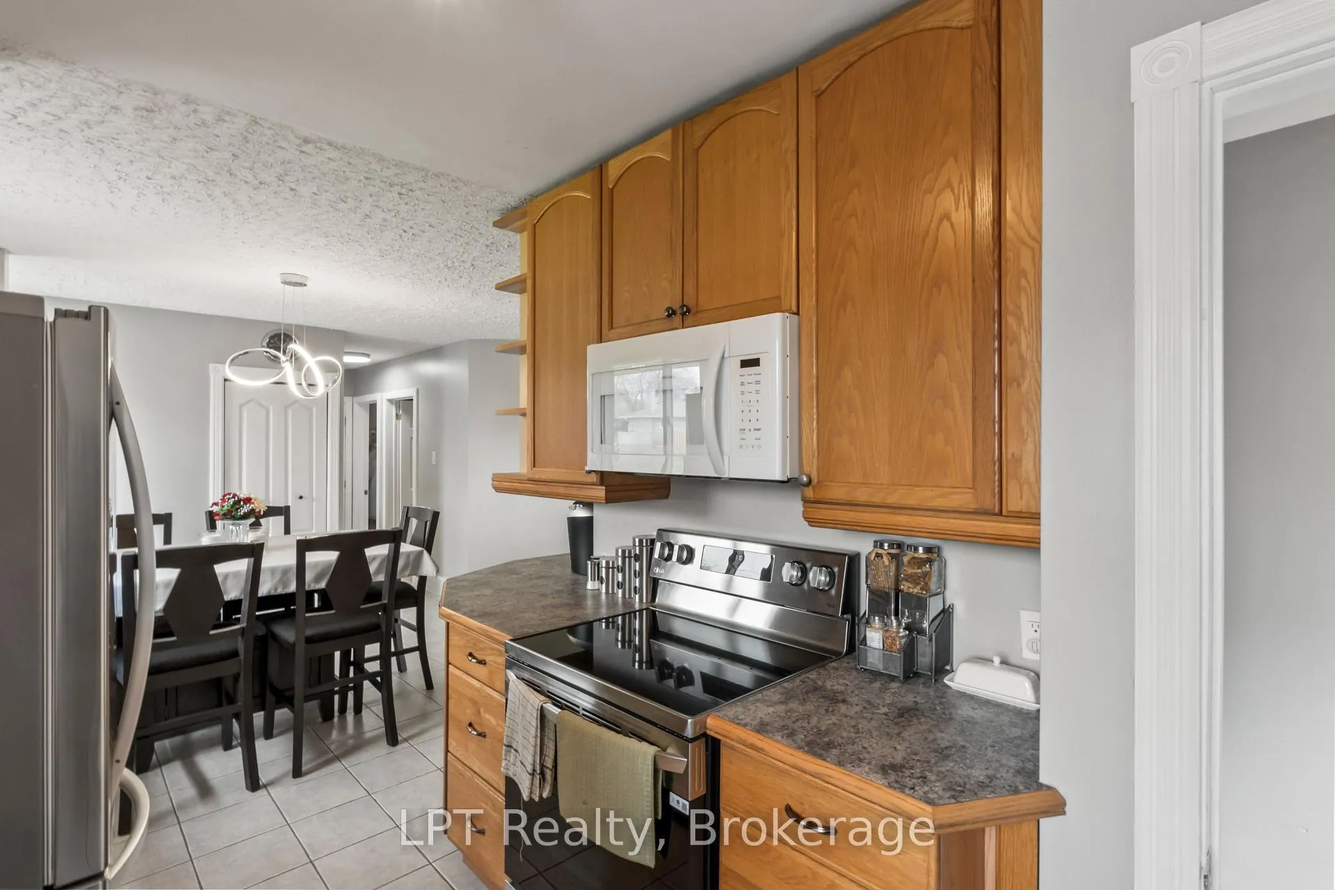 Photo 16 of 519 Rosmere Street, Oshawa, McLaughlin — HOMEH