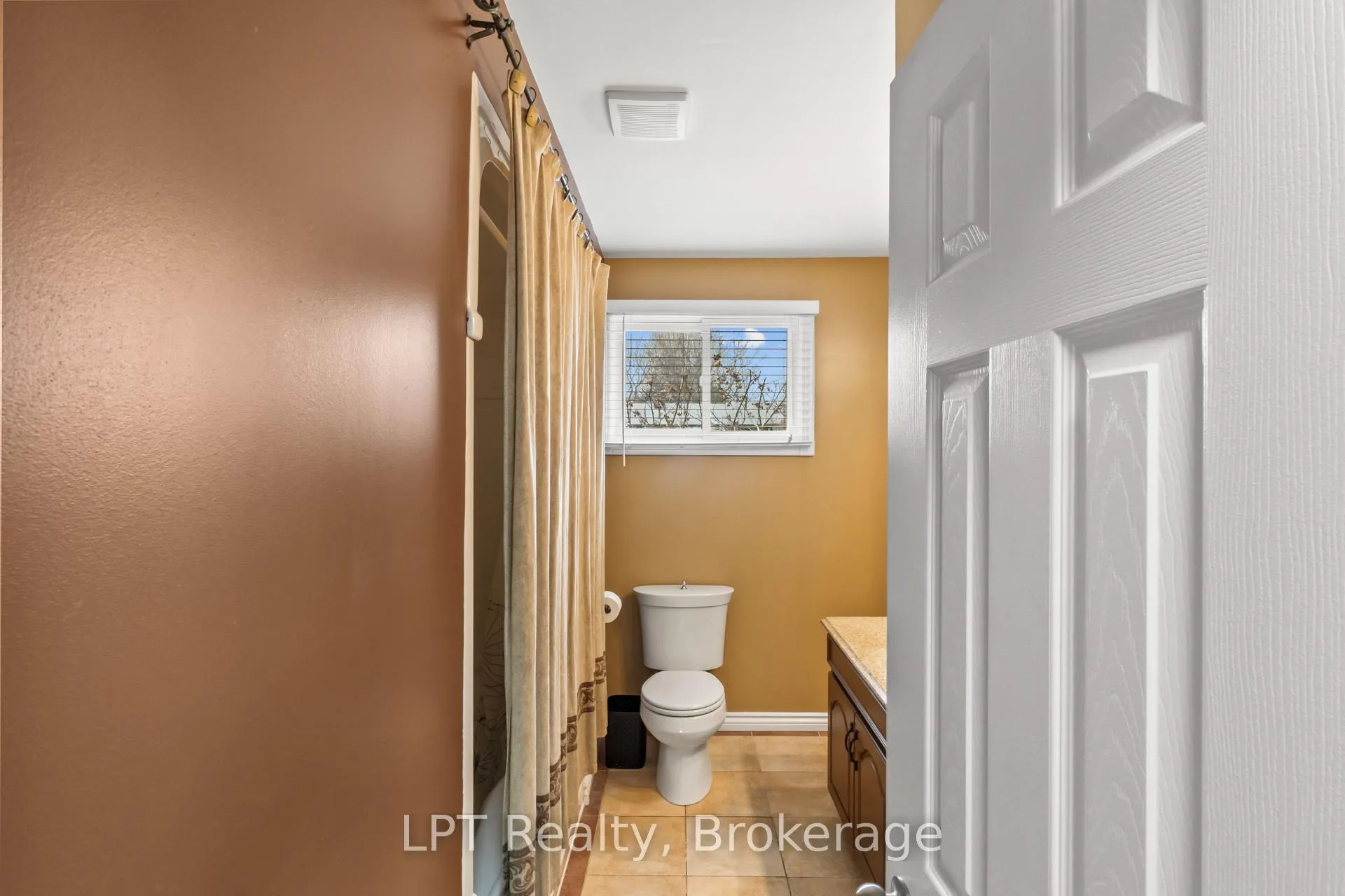 Photo 17 of 519 Rosmere Street, Oshawa, McLaughlin — HOMEH