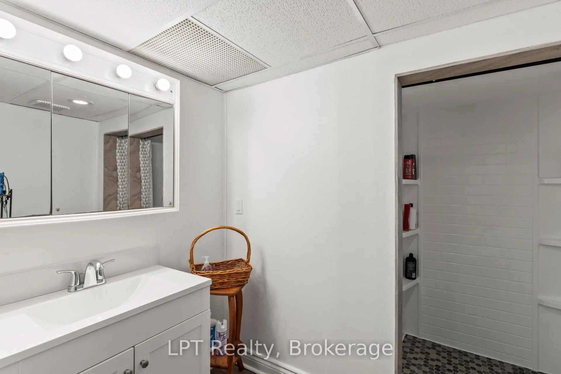 Photo 35 of 519 Rosmere Street, Oshawa, McLaughlin — HOMEH