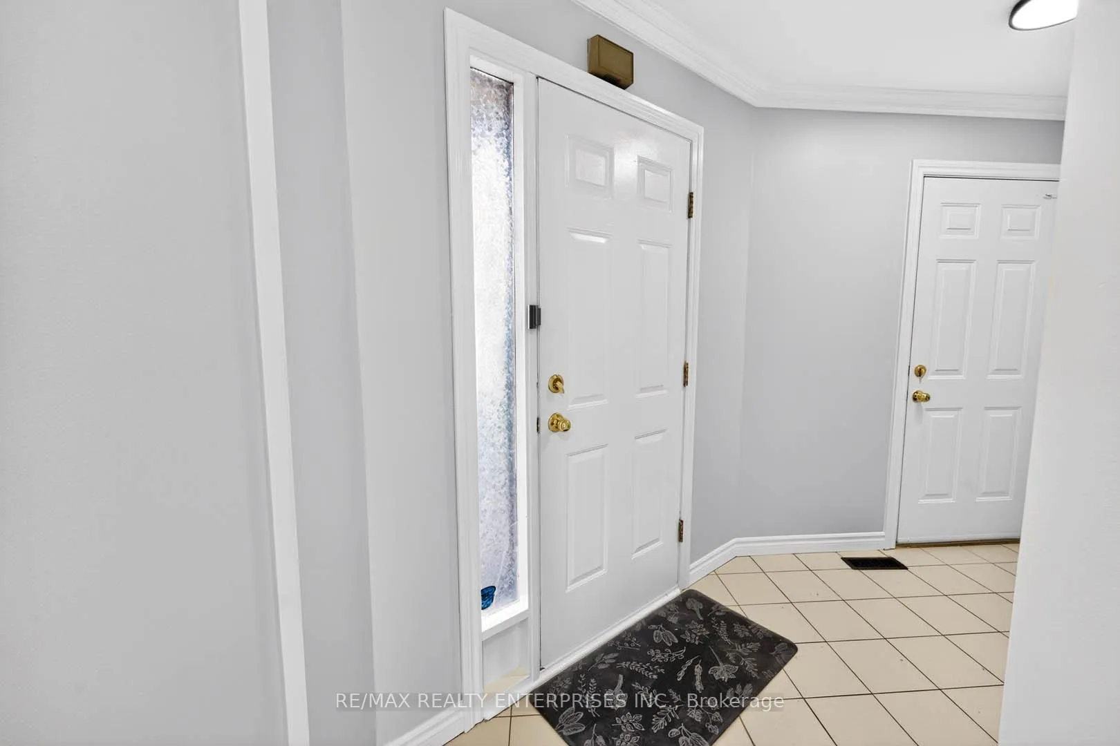 Photo 3 of 46 Robson Crescent, Hamilton, Randall — HOMEH