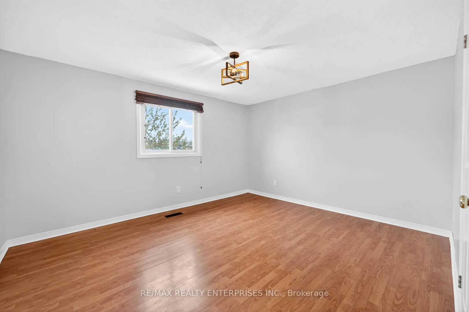 Photo 11 of 46 Robson Crescent, Hamilton, Randall — HOMEH