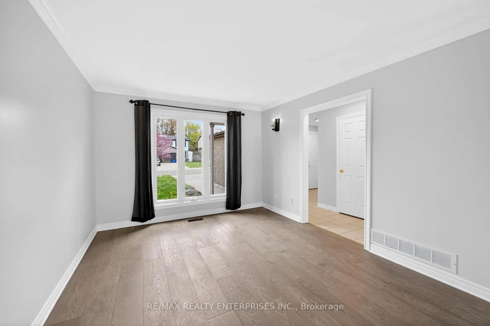 Photo 21 of 46 Robson Crescent, Hamilton, Randall — HOMEH