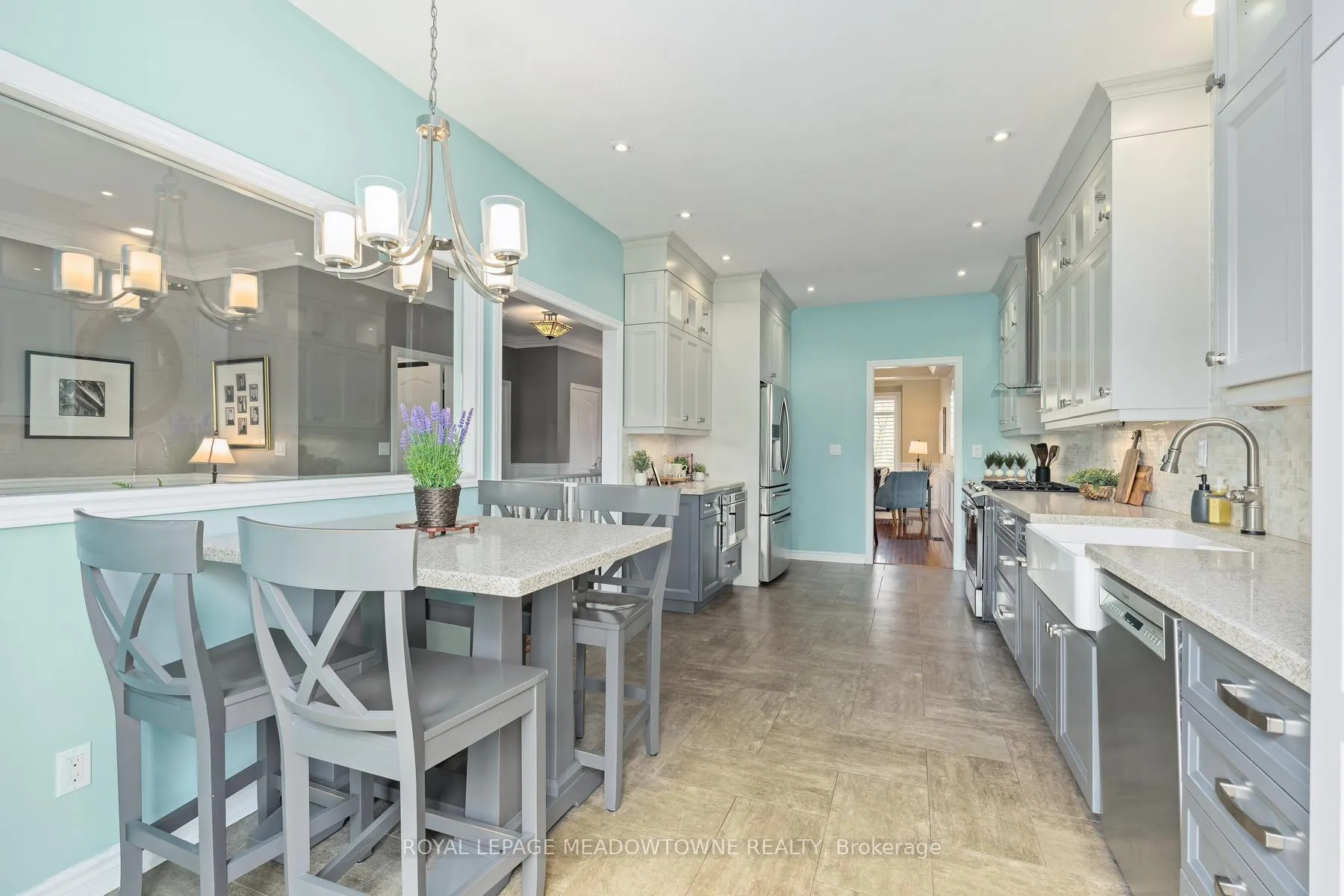 Photo 7 of 22 Berton Boulevard, Halton Hills, Georgetown — HOMEH