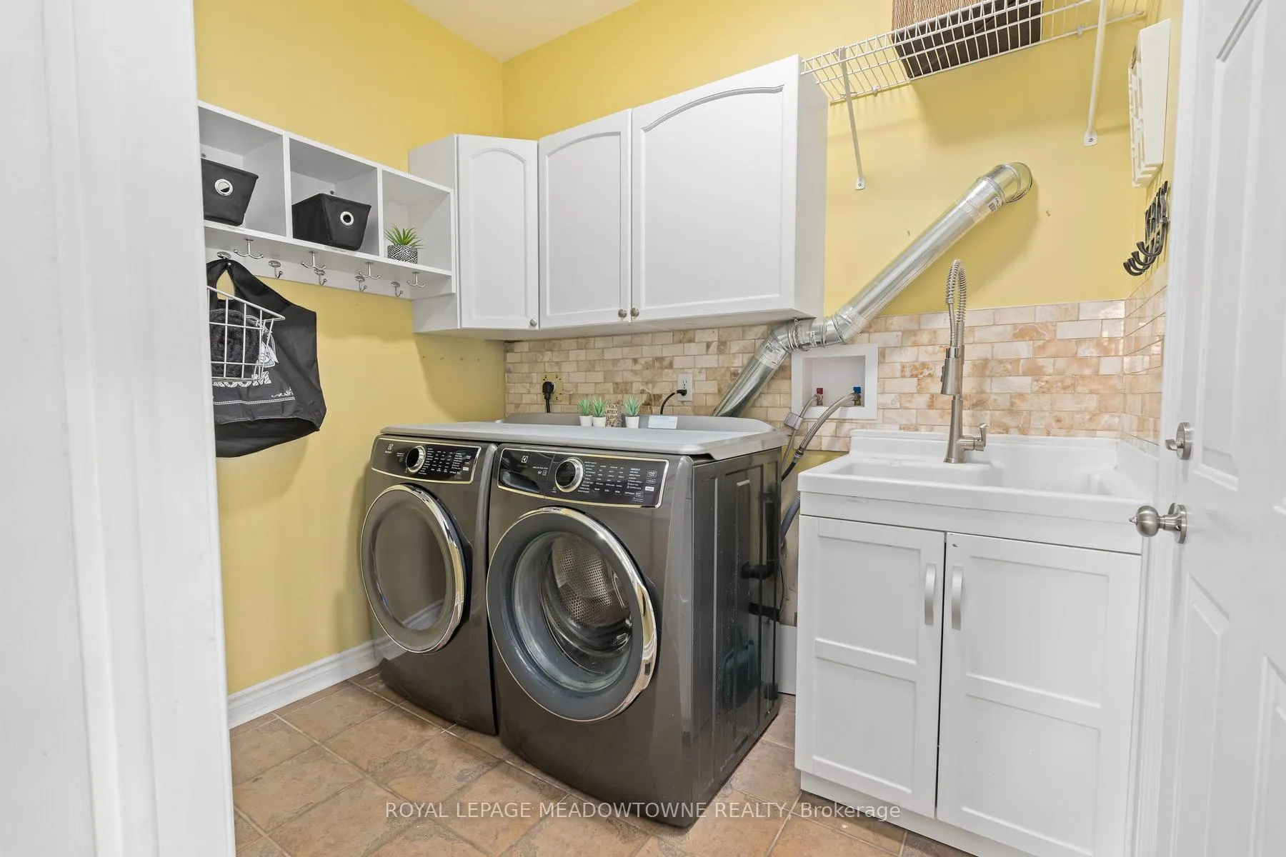 Photo 21 of 22 Berton Boulevard, Halton Hills, Georgetown — HOMEH