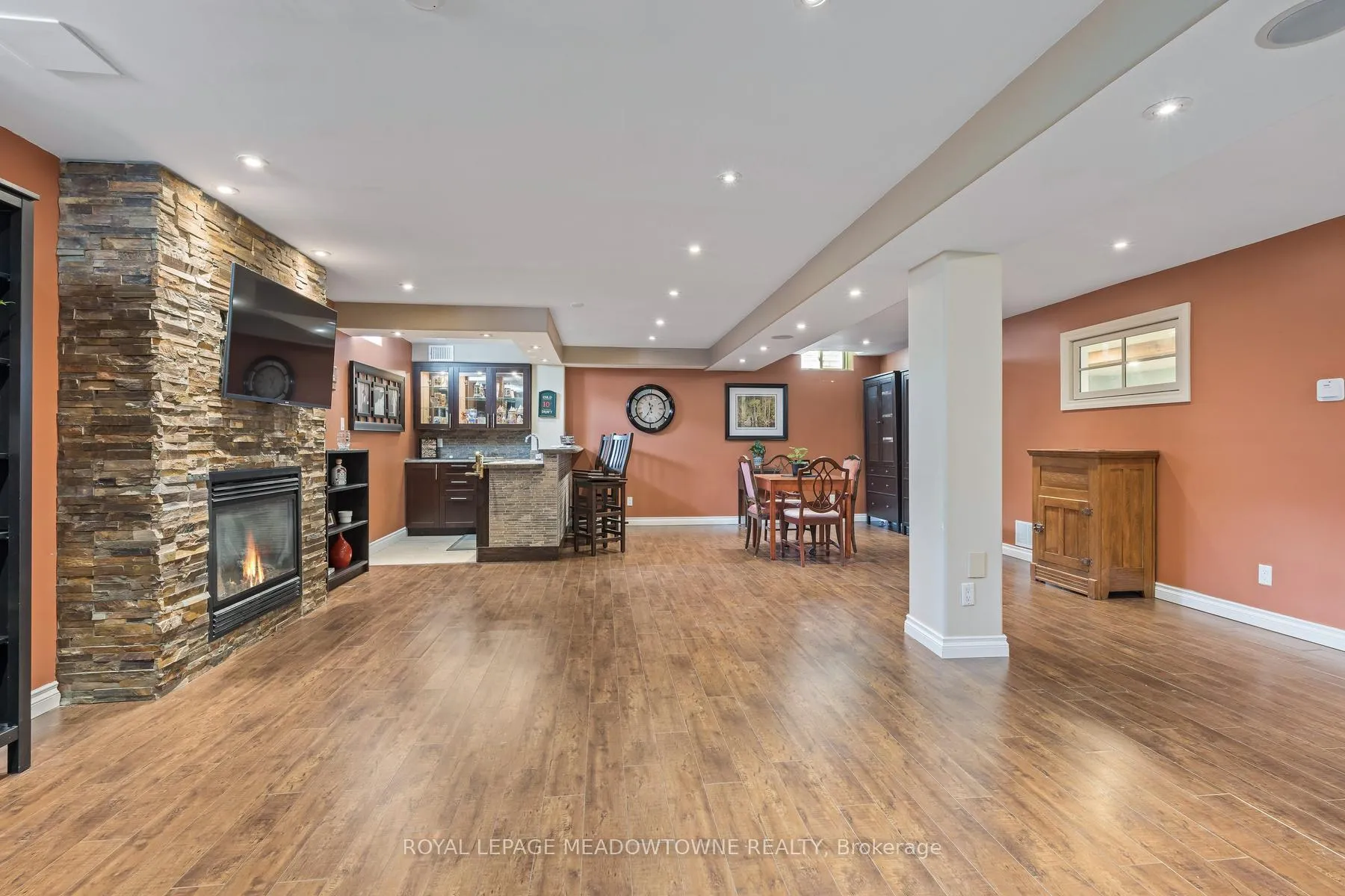 Photo 24 of 22 Berton Boulevard, Halton Hills, Georgetown — HOMEH
