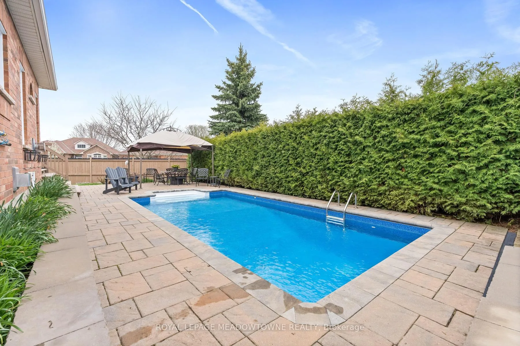 Photo 37 of 22 Berton Boulevard, Halton Hills, Georgetown — HOMEH